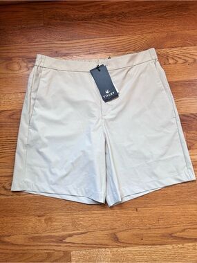 Tilley Men's Flat-Front wanderer traveler short in Light Khaki medium